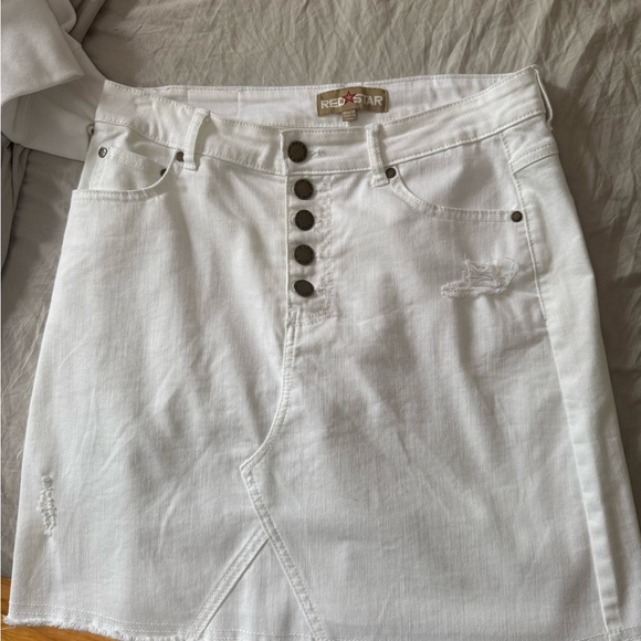 New  with tag 
Women's White Denim Skirt - Picture 4 of 4